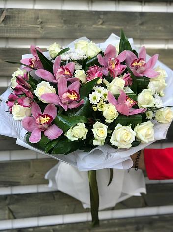 Букет цветов из: Розы и Хризантемы в Светлом Яре