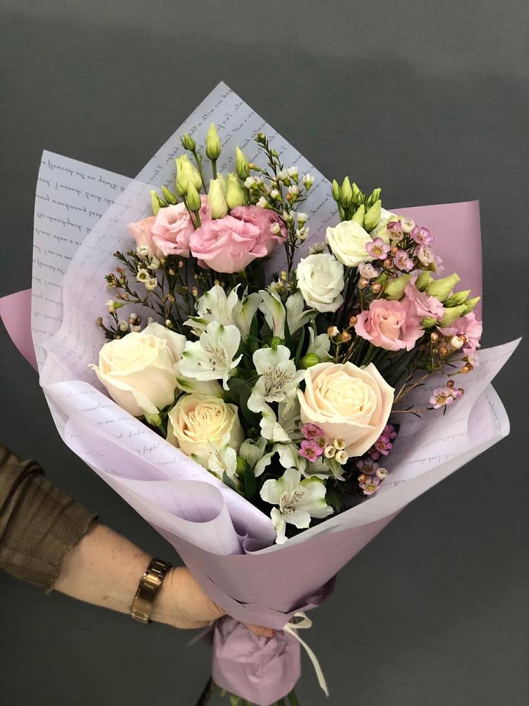 Букет цветов из: Альстромерии, Розы и Лизиантусы в Светлом Яре