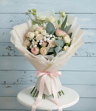 Букет цветов из:  Розы и Лизиантусы #REPLACE_PRED# Светлом Яре