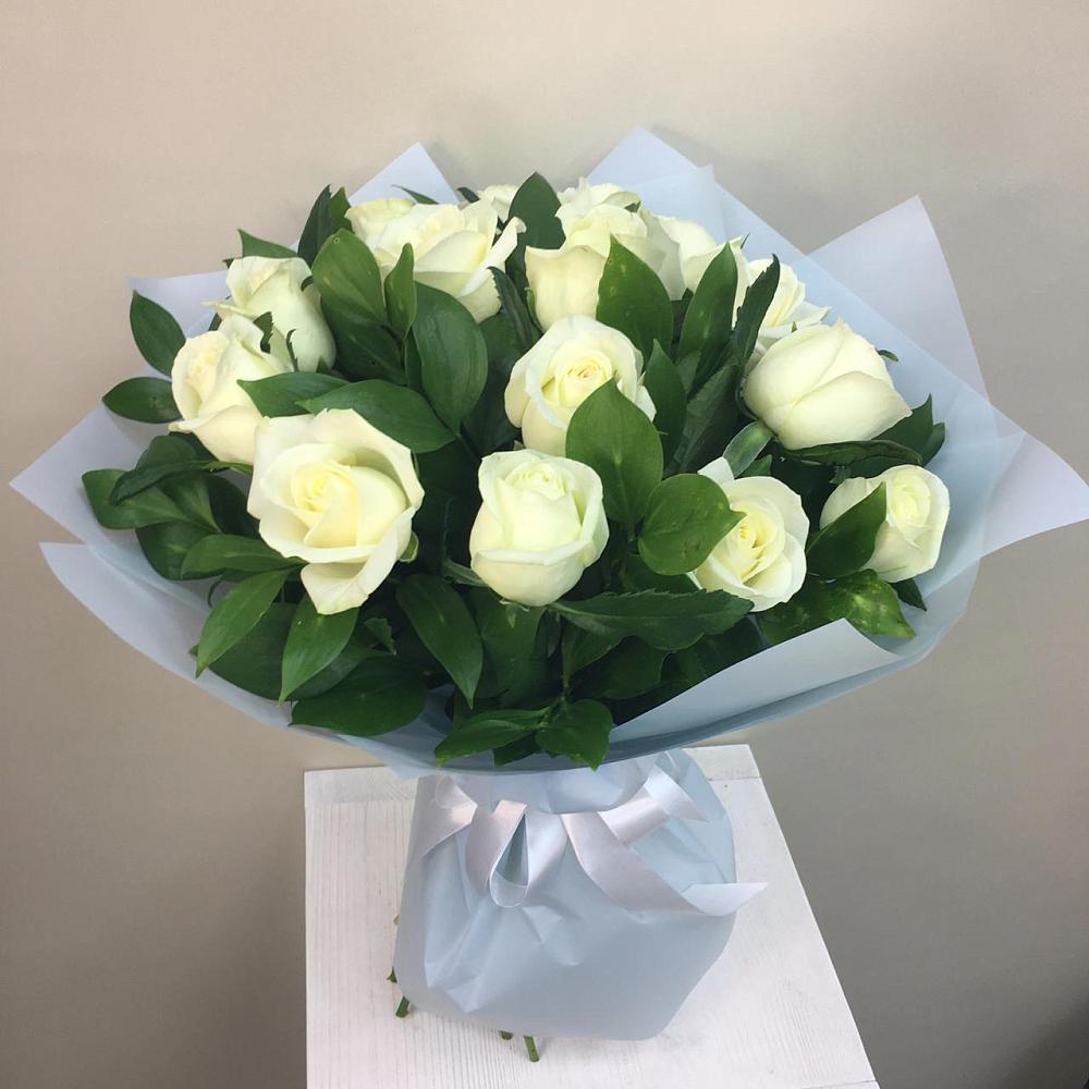 Букет 15 Белых роз Проуд в Светлом Яре