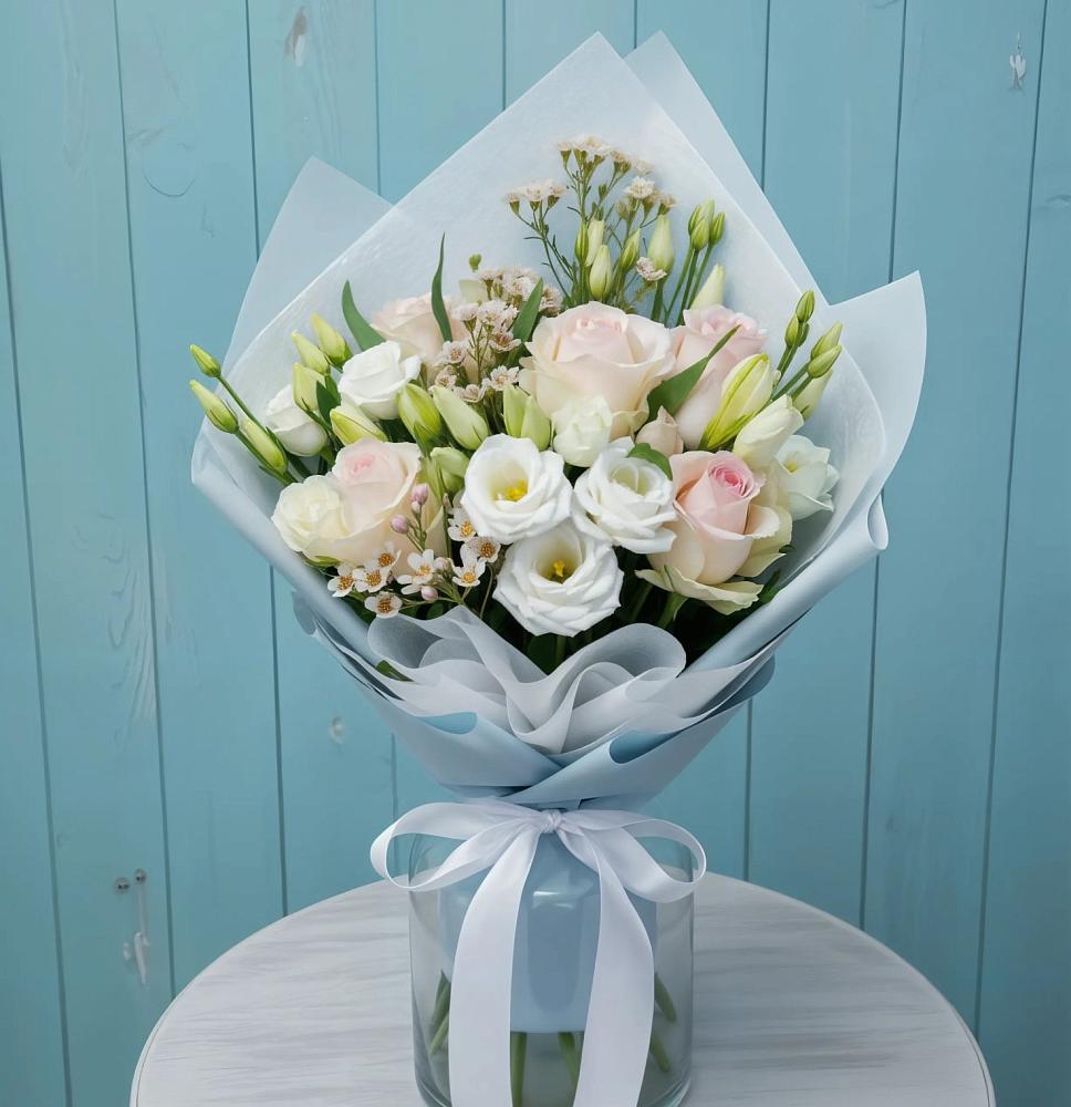 Букет цветов из: Розы и Лизиантусы в Светлом Яре