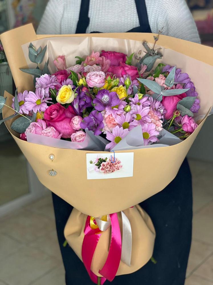 Букет цветов из: Хризантемы, Гвоздики и Альстромерии в Светлом Яре