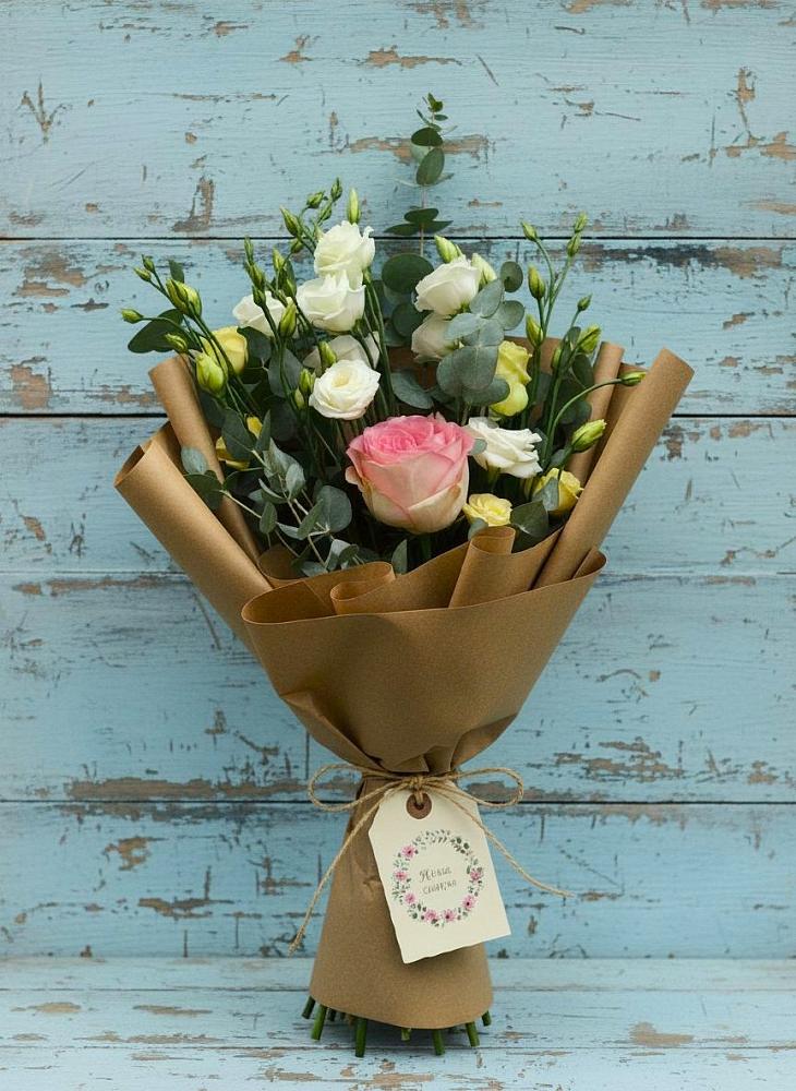 Букет цветов из: Розы и Лизиантусы в Светлом Яре