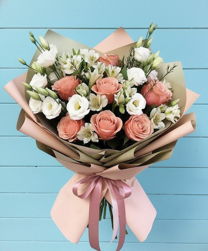 Букет цветов из: Розы, Альстромерии и Лизиантусы в Светлом Яре