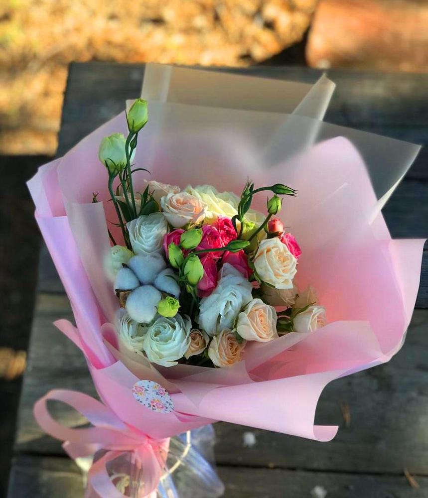 Букет цветов из: Розы и Лизиантусы в Светлом Яре