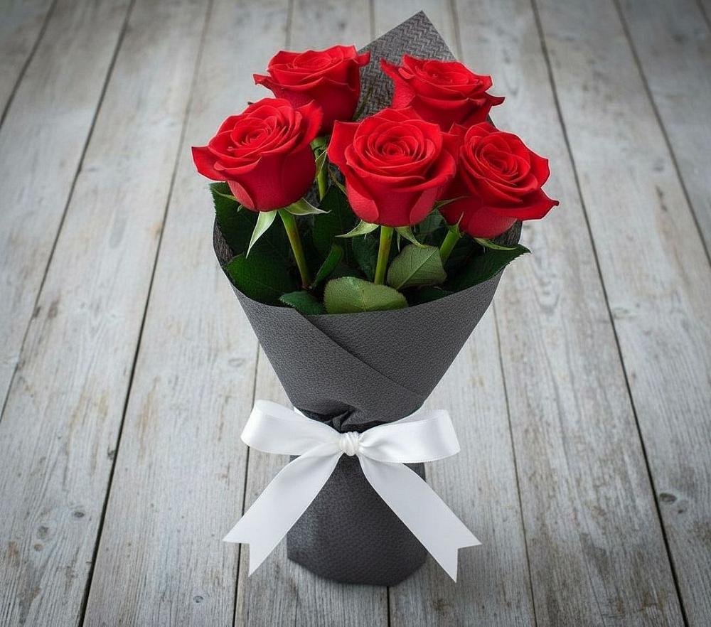 Букет 5 Красных роз Эдлесс Лав в Светлом Яре