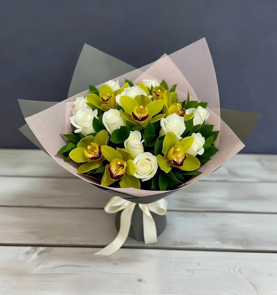 Букет цветов из: Орхидеи и Розы в Светлом Яре