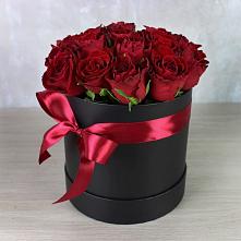 Цветочная композиция из Розы в шляпной коробке в Светлом Яре
