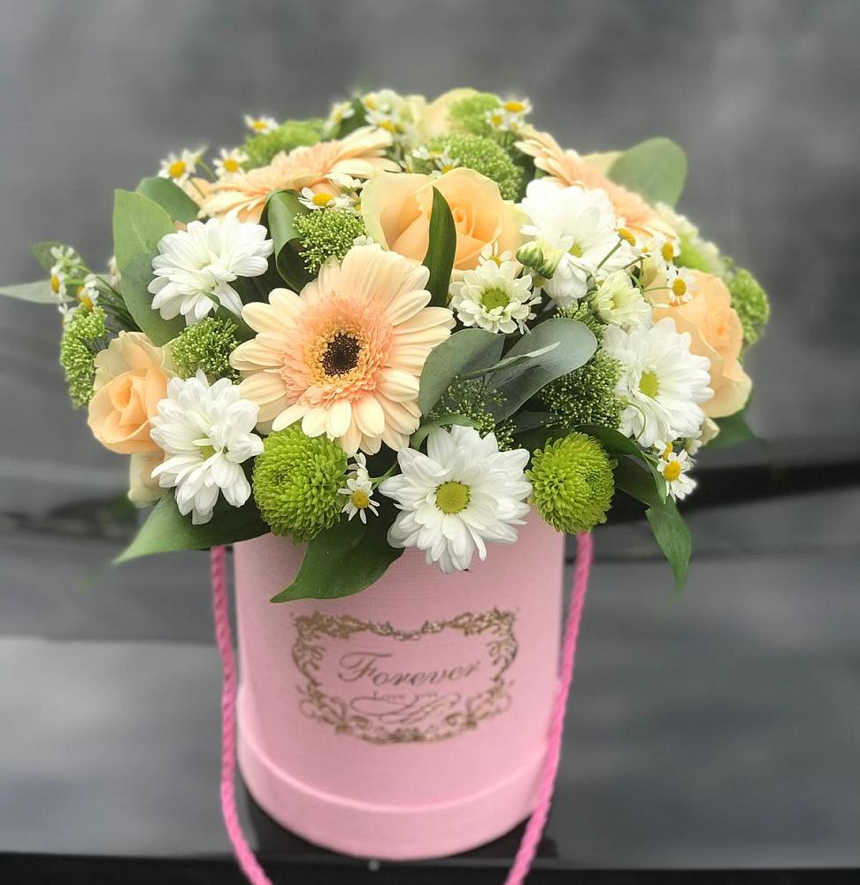 Цветочная композиция из Розы, Герберы и Хризантемы в шляпной коробке в Светлом Яре